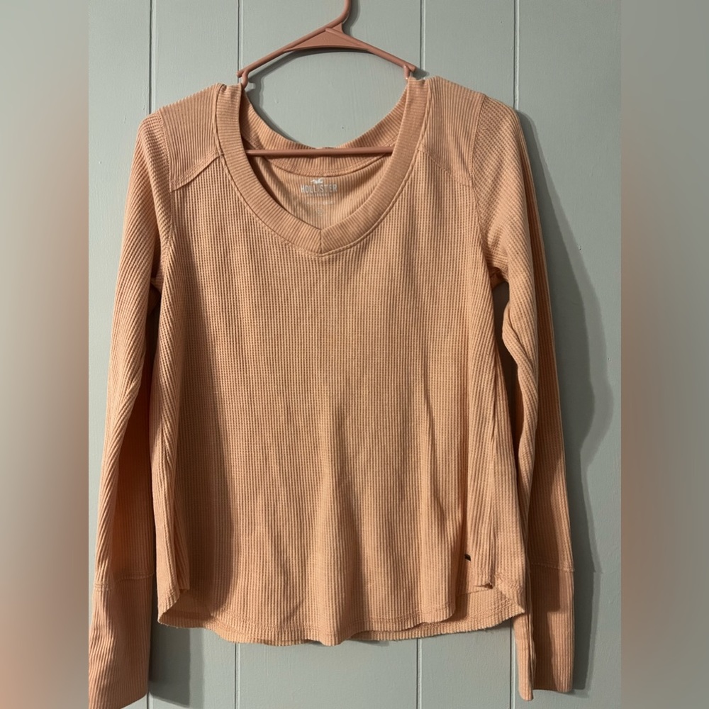 Hollister PEACH sweater size Small V-neck